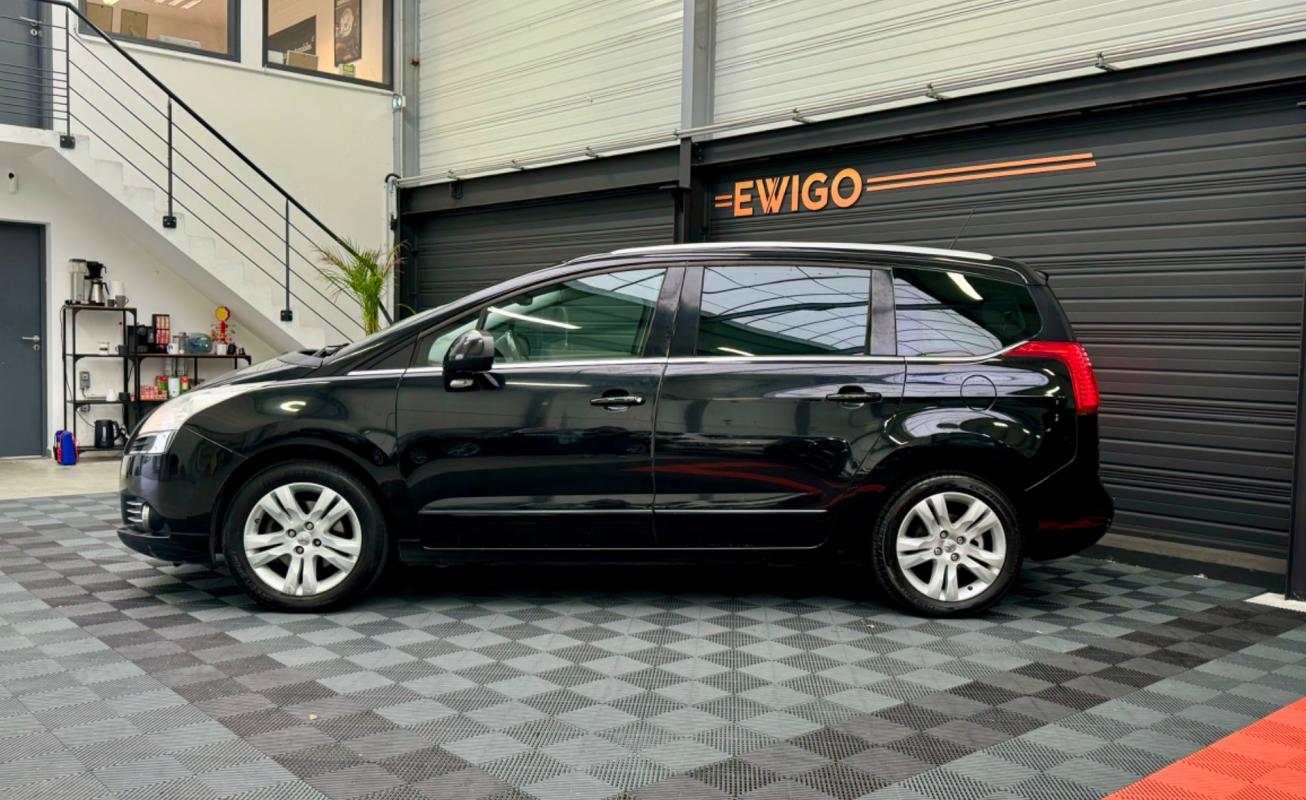 Peugeot 5008 - 2.0 HDI 150 PREMIUM PACK 7 PLACES DISTRI OK + ATTELAGE + GARANTIE 12 MOIS