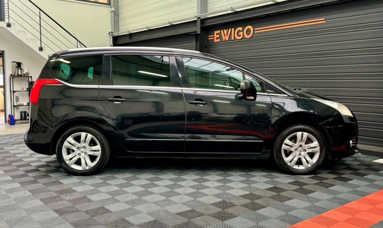 Peugeot 5008 - 2.0 HDI 150 PREMIUM PACK 7 PLACES DISTRI OK + ATTELAGE + GARANTIE 12 MOIS